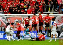 金年会入口-足总杯今夜走向成谜，成都蓉城遗憾出局，气氛紧张，临场指挥获称赞