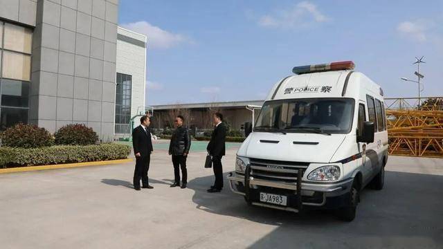 金年会官方网站-上海久事发布备战花絮，今夜外线爆发，德甲任务艰巨，纪律约束更严格